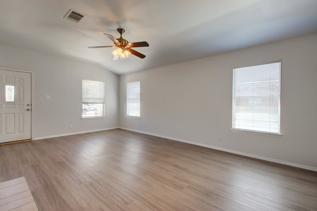 Photo - 218 Katy B Ln