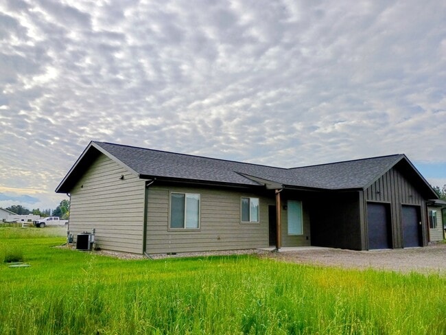 Photo - 1524 Trumble Creek Rd