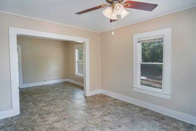 Photo - 610 Belmont
