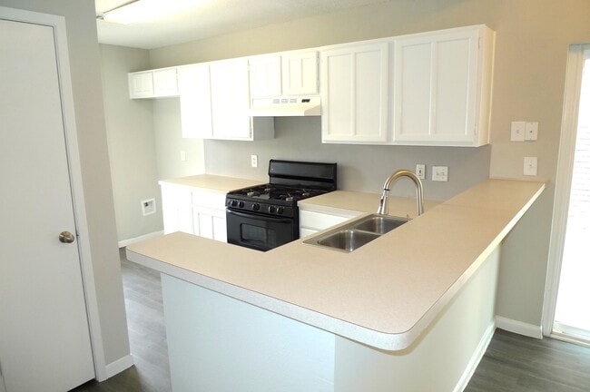 Photo - 5530 Santrey Dr