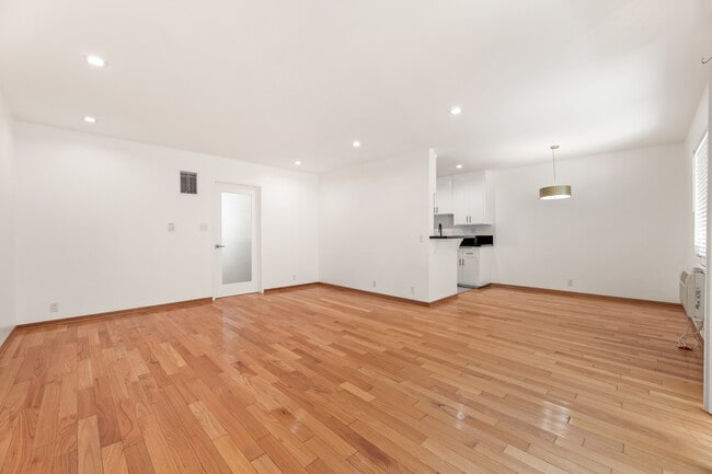 Photo - 1608 S Bentley Ave