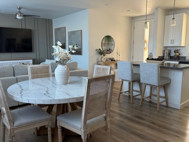 2 bed 2 bath with Island and Office