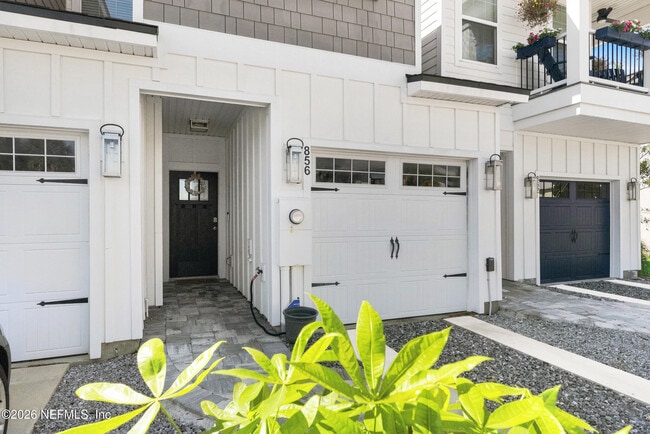 Photo - 856 5th Ave S