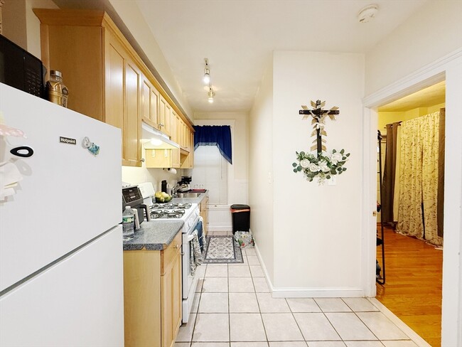 Building Photo - 73 Division St Unit 1