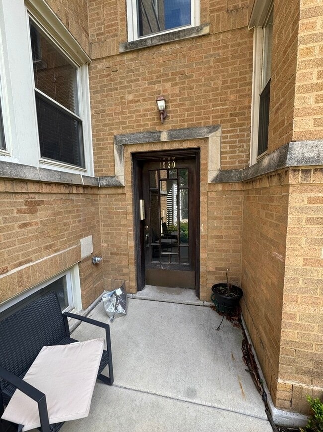 Photo - 1930 W Addison St Unit 3S