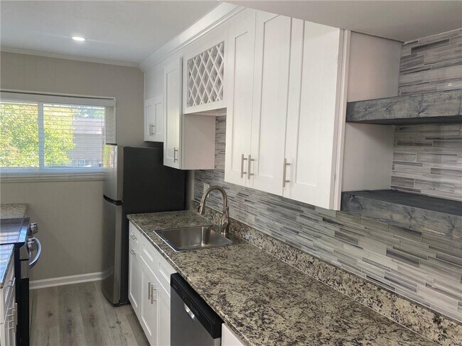 Photo - 3087 Colonial Way Unit A