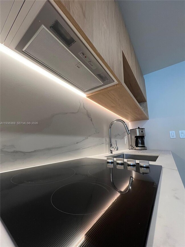 Photo - 11 NE 6th St Unidad 2113