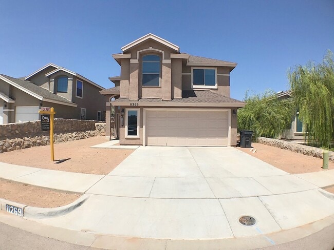 Building Photo - Sandstone Ranch Estates 3 bed with Refrig A/C plus Bonus Loft!