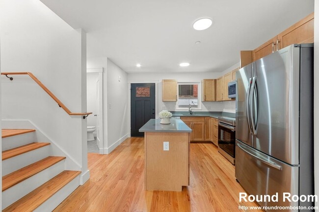 Photo - Renovated 3 bed 2.5 bath in Cambridge