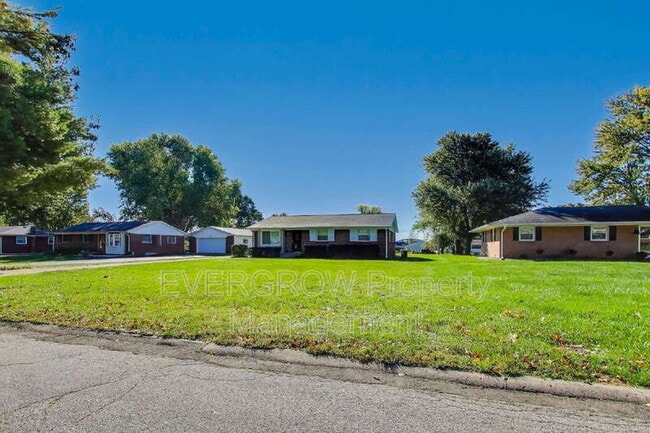 Photo - 705 Orchard Ln