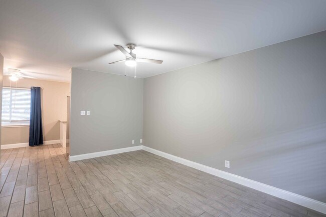 Photo - 1 Bed / 1 Bath Apartment in Midtown!