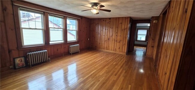 Photo - 28 Crawford St