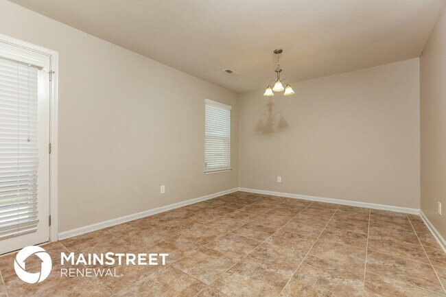 Photo - 6412 Flanking Lane