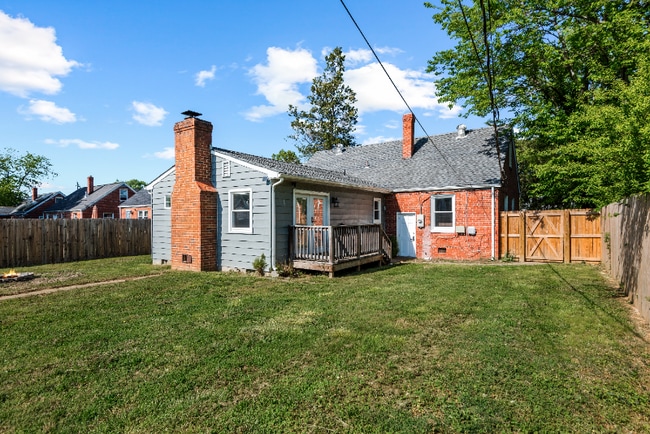 Photo - 206 E 37th St