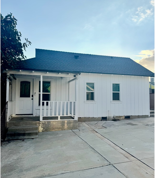 Photo - 3048 Guirado St Unidad Back House