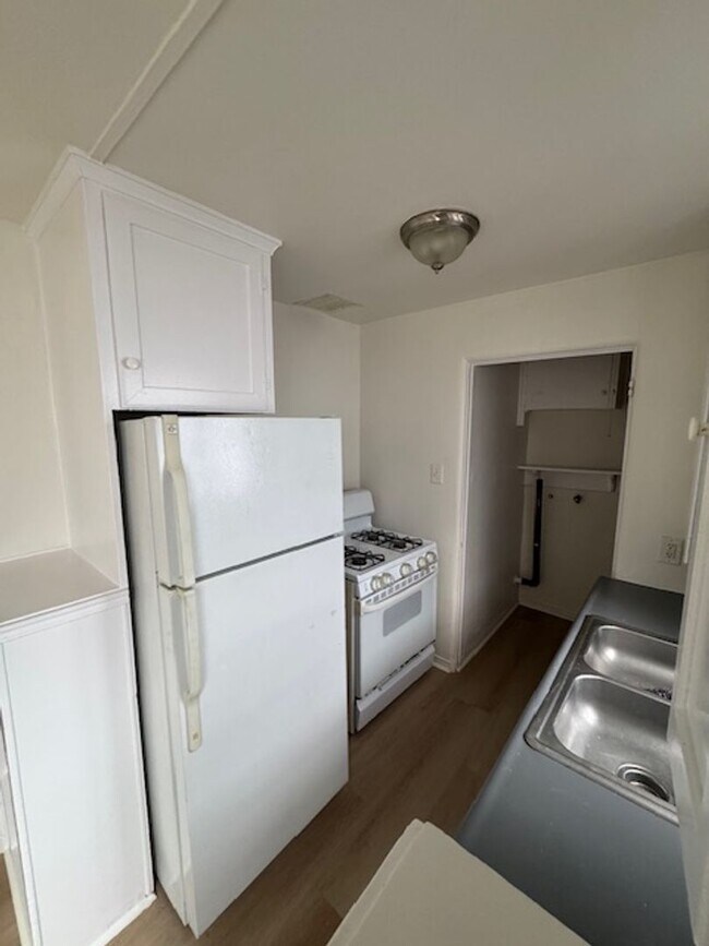 Photo - 407- 413 Manchester Blvd