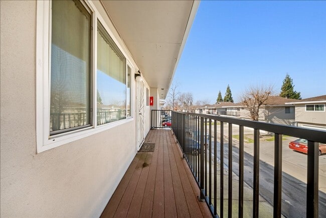 Photo - 4617 Palm Ave