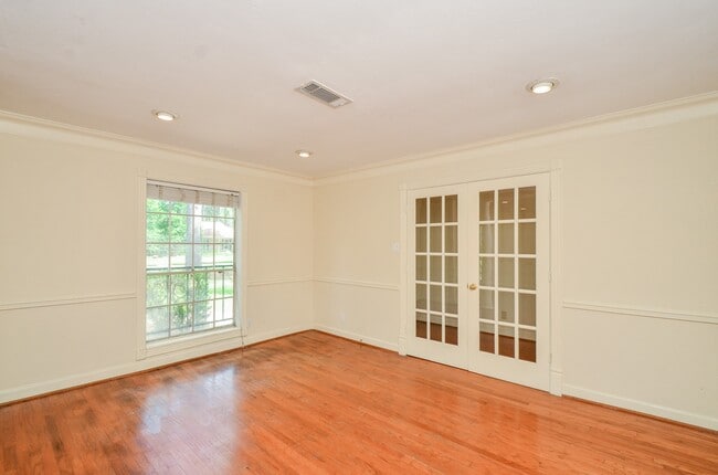 Photo - 6611 Cypress Point Dr