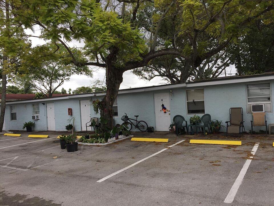 Photo - 3904 SW 13th Ct Unit 1