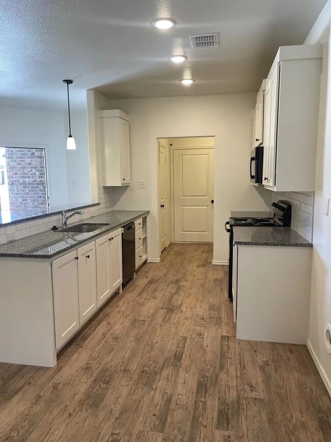 Photo - 5542 Kemper St