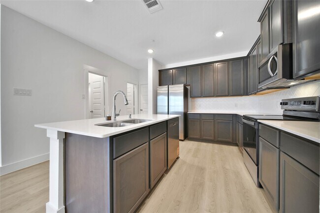 Photo - 11915 Carvalho Dr Unit 12