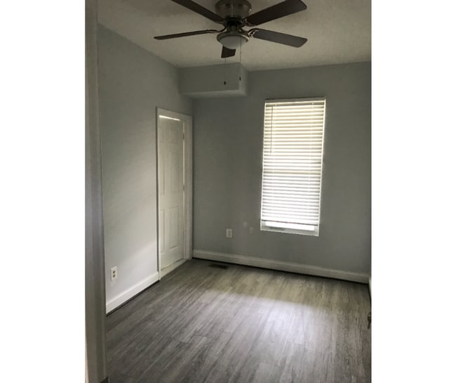 5324 Ready Ave Unit G AVAILABLE $600 G - New Room