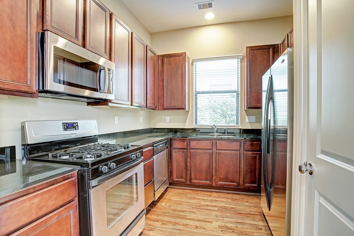 Photo - 3830 Center Plaza Dr