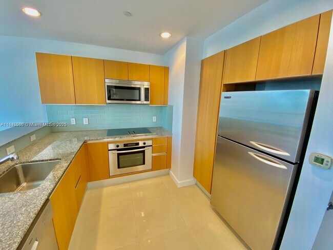 Photo - 1060 Brickell Ave Unit 3709