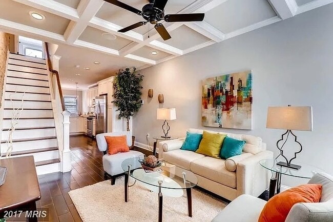 Photo - 616 Hyson St