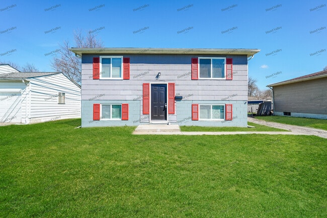 Photo - 838 Higbee Dr N