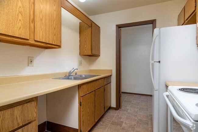 1BR, 1BA - 655SF
