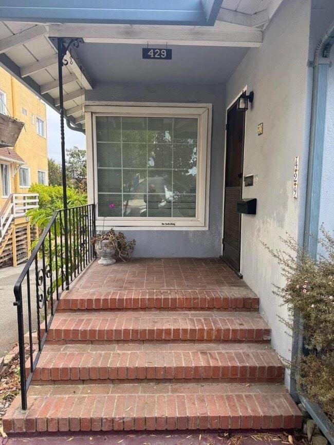 Photo - 429 Larkin St