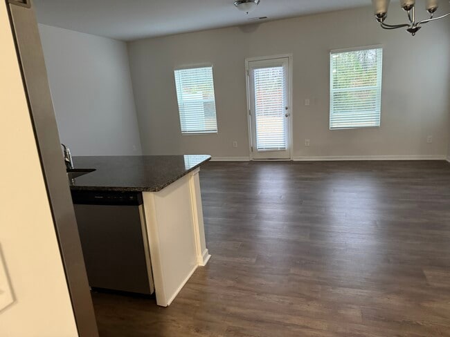 Building Photo - 137BMW Unit 137