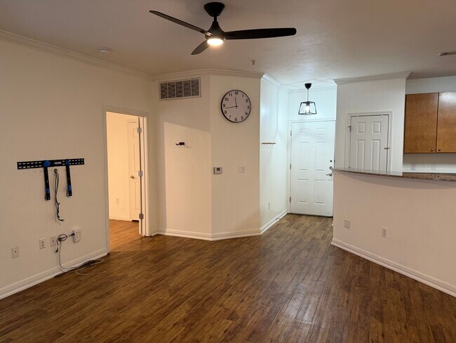 Photo - 2502 Leon St Unit 2502 Leon St  201