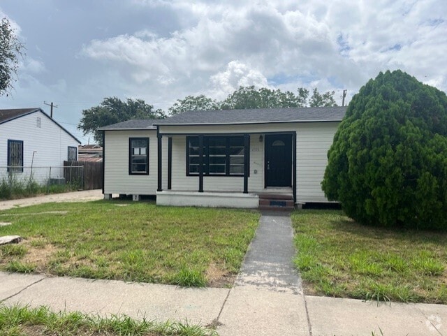 Building Photo - 4306 Christie St Rental