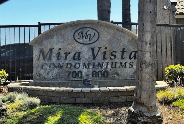 Building Photo - 762 W Lambert Rd