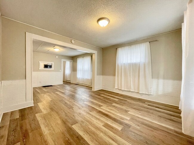Photo - 836 W Grand Ave Unit 836