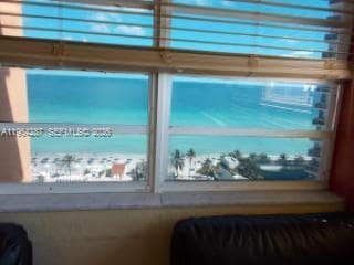Photo - 19201 Collins Ave Unidad 1044