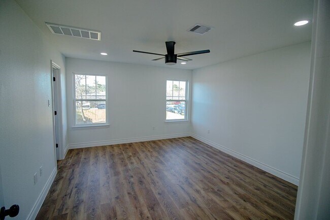 Photo - 1407 Odd Fellow St Unit A