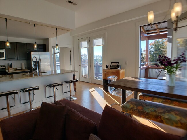 Photo - 915 Haywood Rd Condo