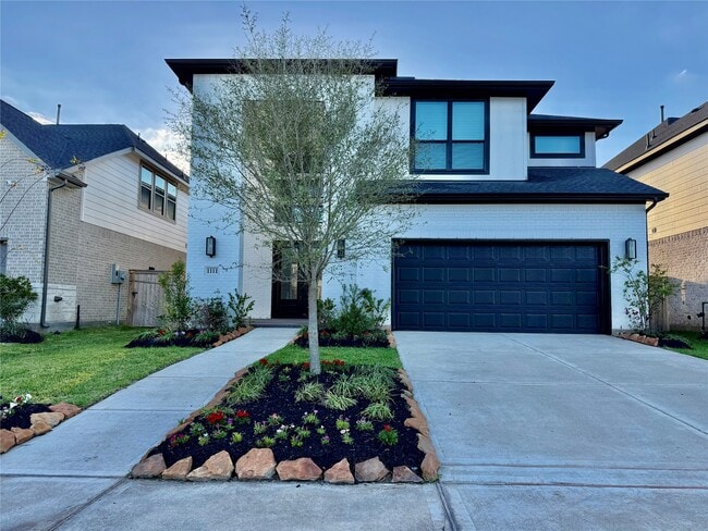 Building Photo - 1111 Luna Dr