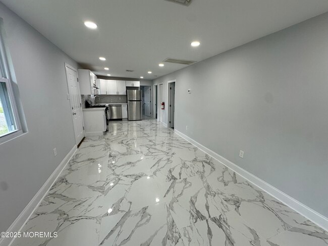 Photo - 105 Floyd Ln