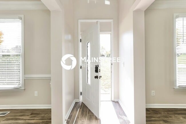 Photo - 4 Bedroom Pet-Friendly Home in GREENSBORO, NC with Main Street Renewal