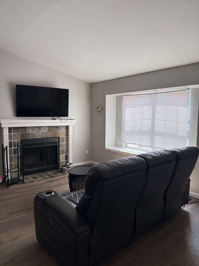 Photo - 4 Bedroom, 2 Bath Ranch Style Home w/ Finished Walkout Basement!