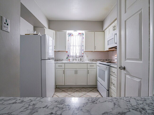 677 Royal Palm Blvd Unit 12
