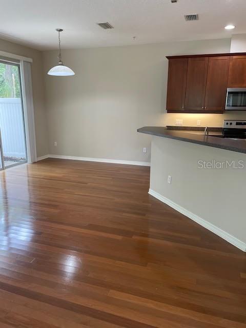 Photo - 596 Pinebranch Cir