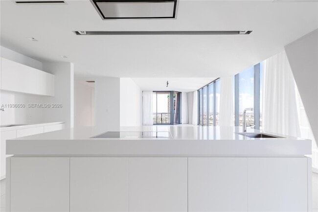 Photo - 1000 Biscayne Blvd Unidad 3802