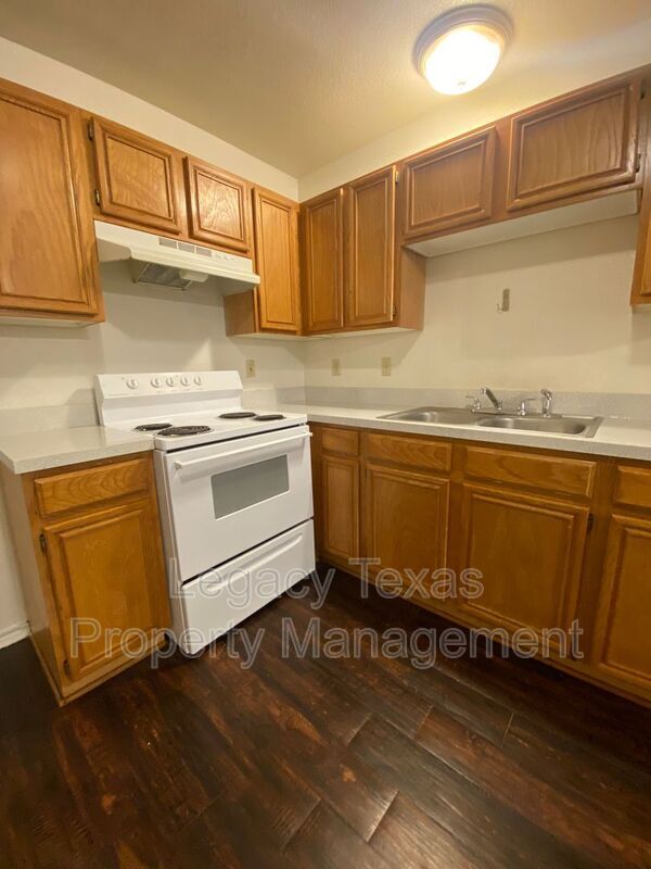 Photo - 1112 Williams Ave Unidad C