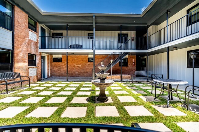 Photo - 1602 Bonnie Brae St Unit 5