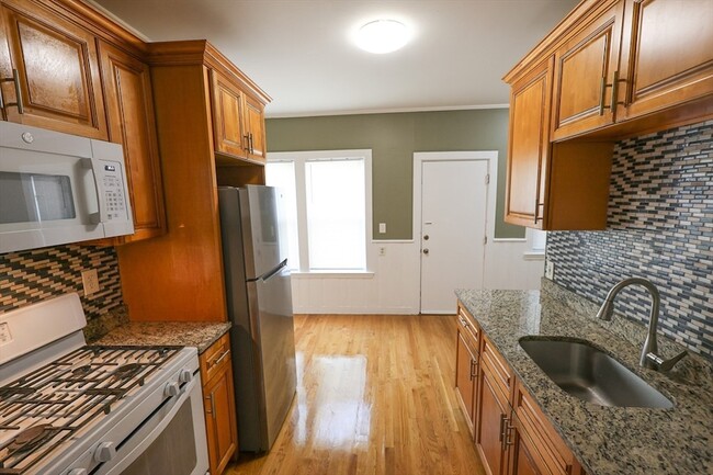 Building Photo - 129 Draper St Unit 1 Rental